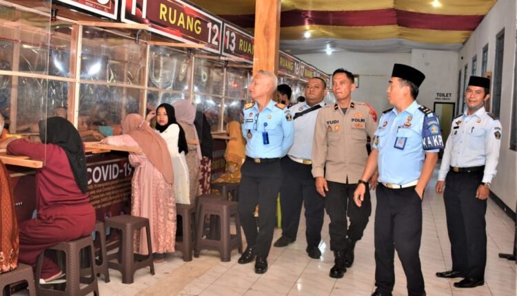 Lapas Kelas I Malang Dapat Tinjauan Kanit Intel di Hari Ketiga Lebaran 1 1