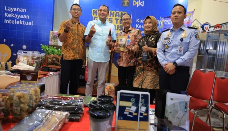 Produk Karya WBP Lapas Kelas I Malang Diapresiasi Wamenkumham RI