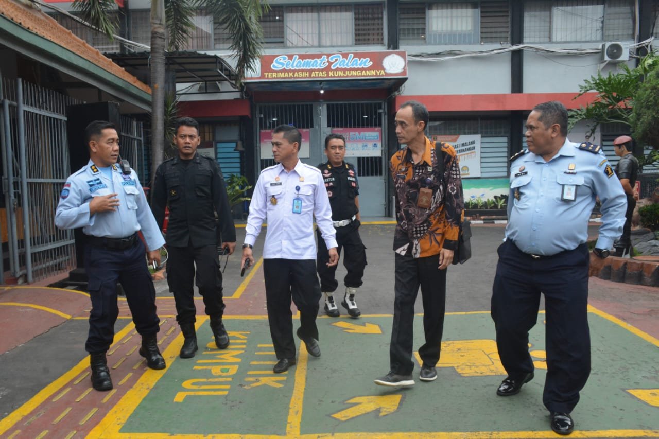 Direktur Watkeshab Kunjungan ke Lapas Kelas I Malang, Sidak Dapur dan Klinik Lapas