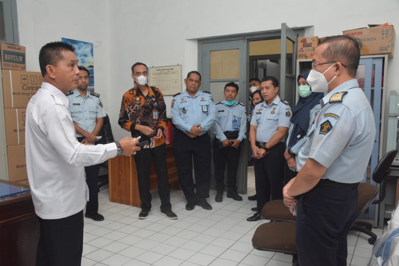 Direktur Watkeshab Kunjungan ke Lapas Kelas I Malang, Sidak Dapur dan Klinik Lapas