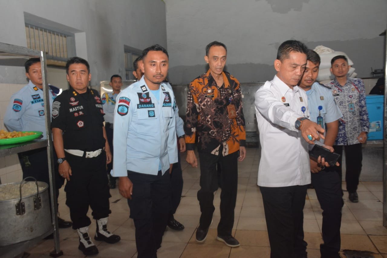 Direktur Watkeshab Kunjungan ke Lapas Kelas I Malang, Sidak Dapur dan Klinik Lapas