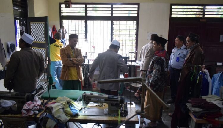 Komunitas Rampak Naong Order Seragam Komunitas Lapas Kelas I Malang 1